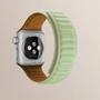 Kép 4/6 - Mágneses okosóra szíj - Apple Watch 7/8 45mm - barna - mustársárga